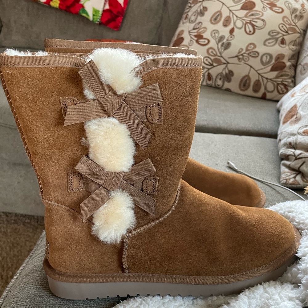 Koolaburra boots size 11, brand new never worn!